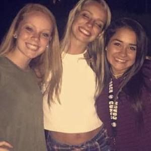 Meet your Posher, Caitlin